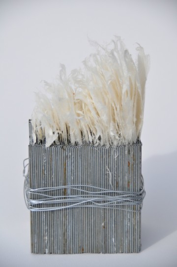 Federhalter, 19 x10 x 6 cm, handgeschöpftes Japanpapier aus Kozo, Metall, 2010